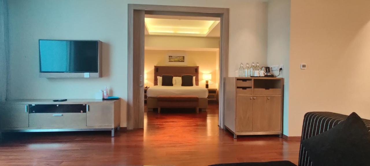 O by Tamara Thiruvananthapuram Exterior foto A suite at the hotel