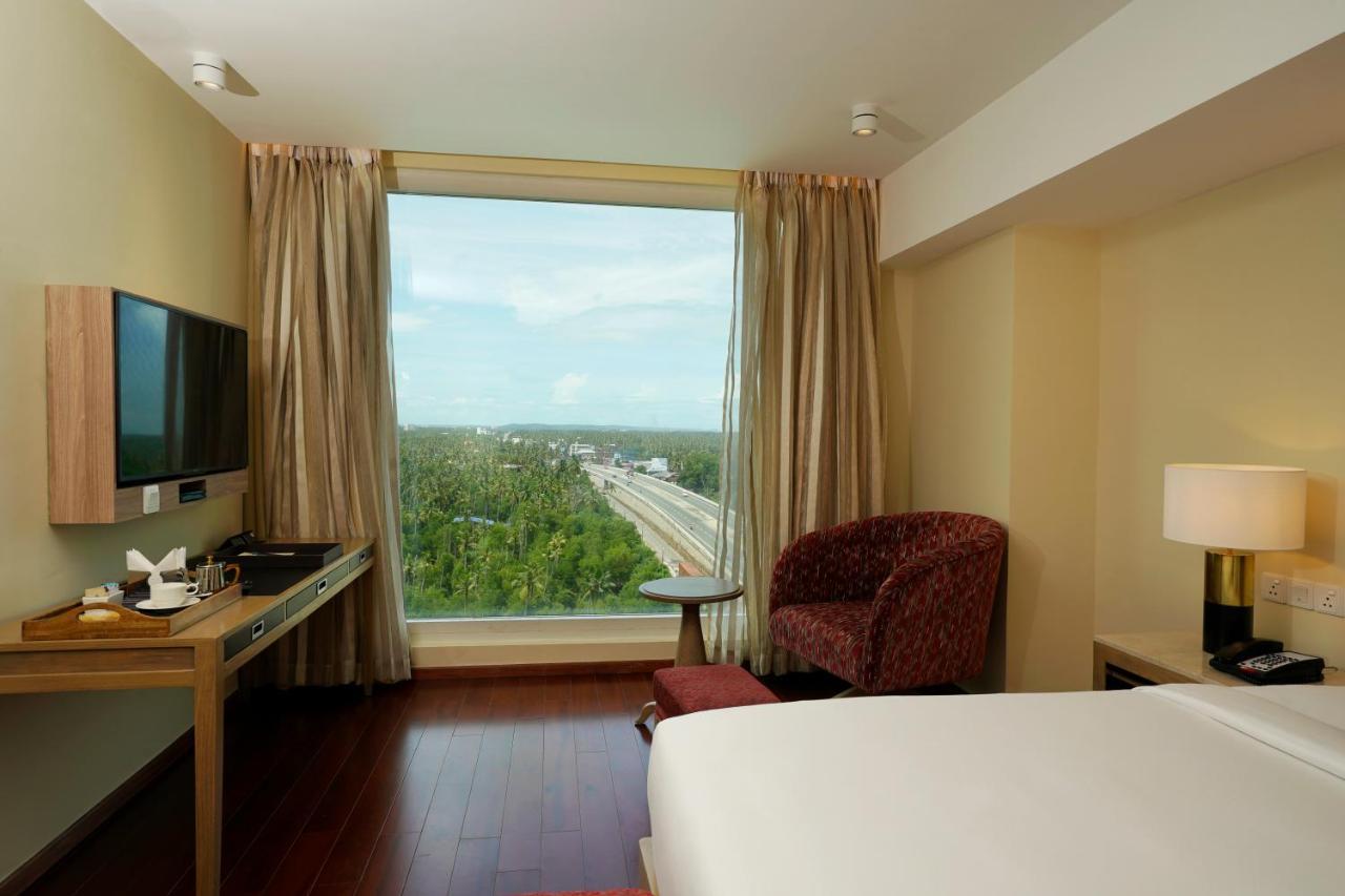 O by Tamara Thiruvananthapuram Exterior foto A room at the hotel
