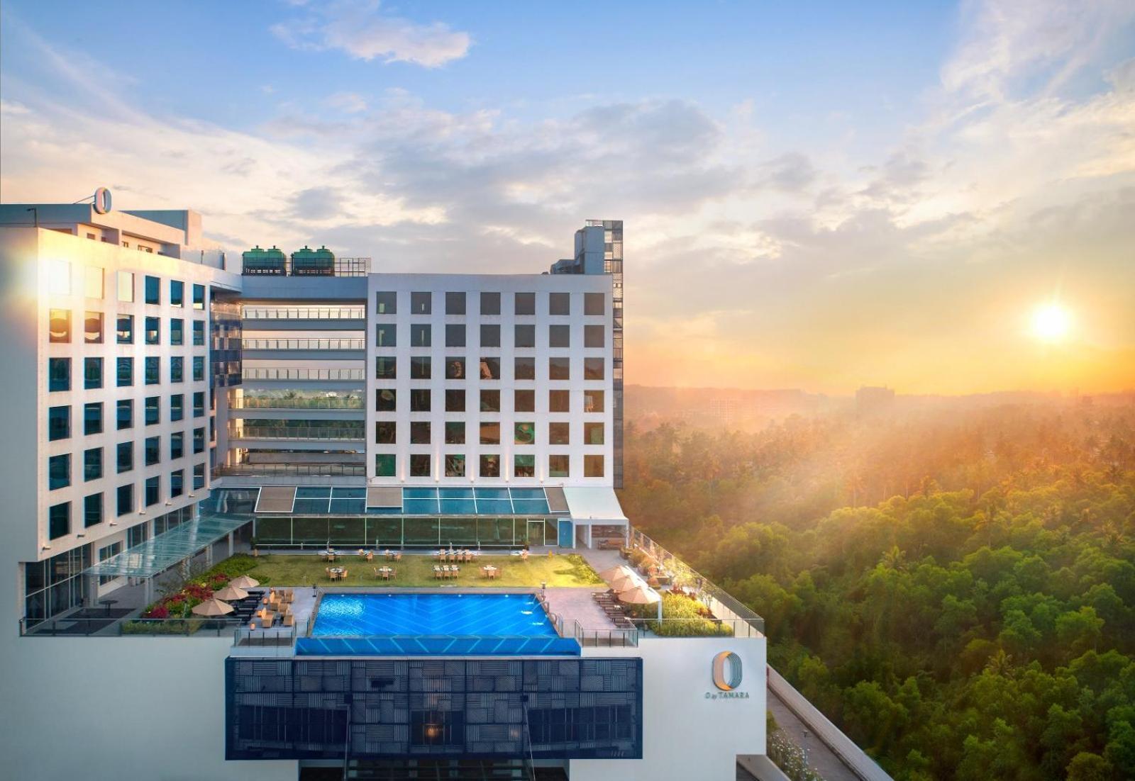 O by Tamara Thiruvananthapuram Exterior foto The hotel's rooftop pool